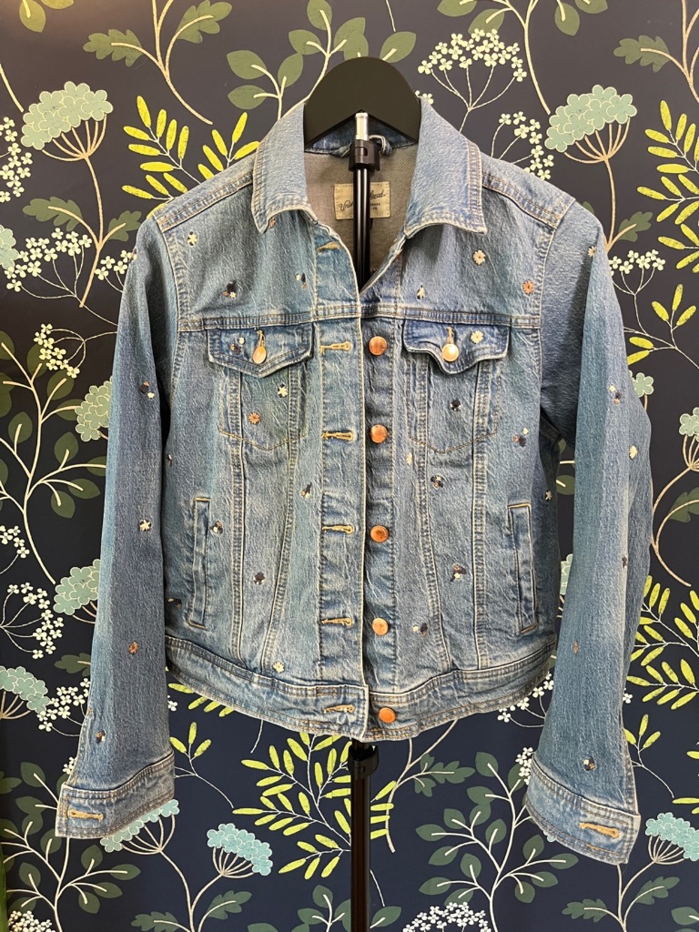 Universal Thread Floral Embroidered Denim Jacket XS Boho Daisy Jean Jacket